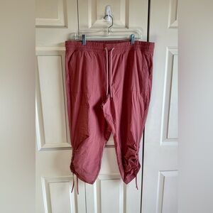Gap Hiking Capris - size XL